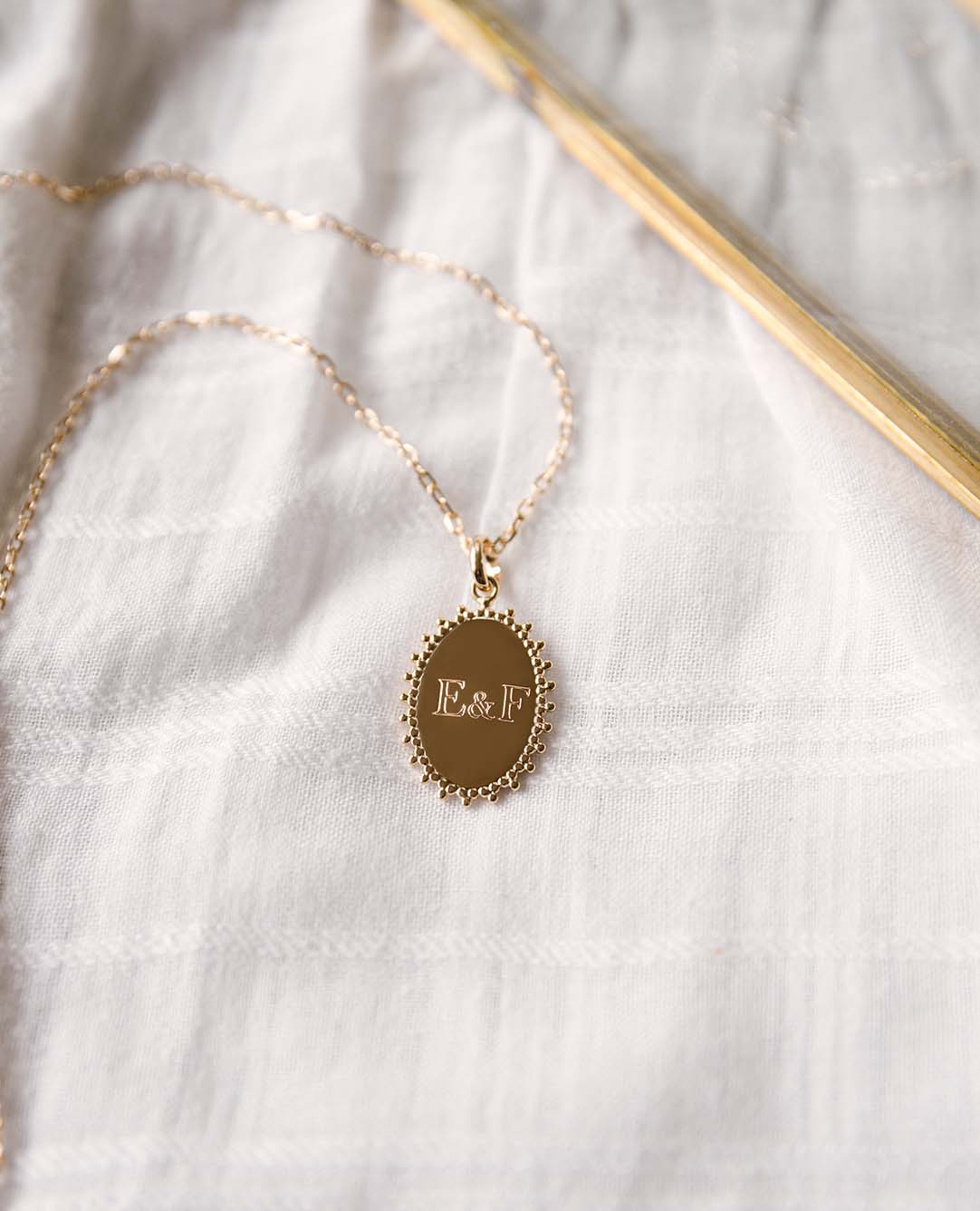 Personalisierte Medaille <i>Adèle</i> mit Initialen
